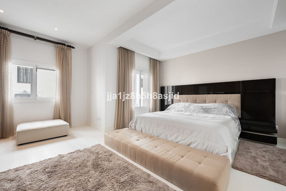 Middle Floor Apartment in Puerto Banús — photo 10 of 10