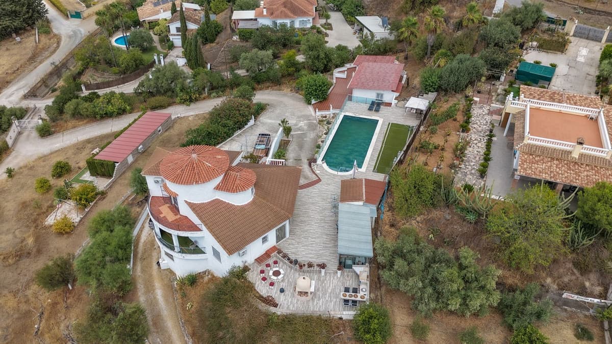Detached Villa in Alhaurín de la Torre — photo 5 of 10