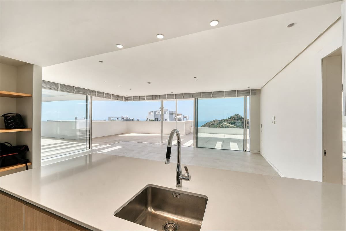 Penthouse Duplex in Ojén — photo 6 of 10