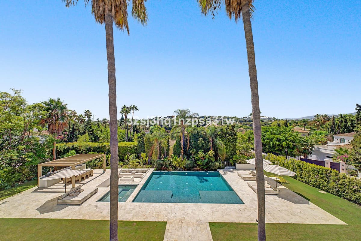 Detached Villa in Nueva Andalucía — photo 7 of 10