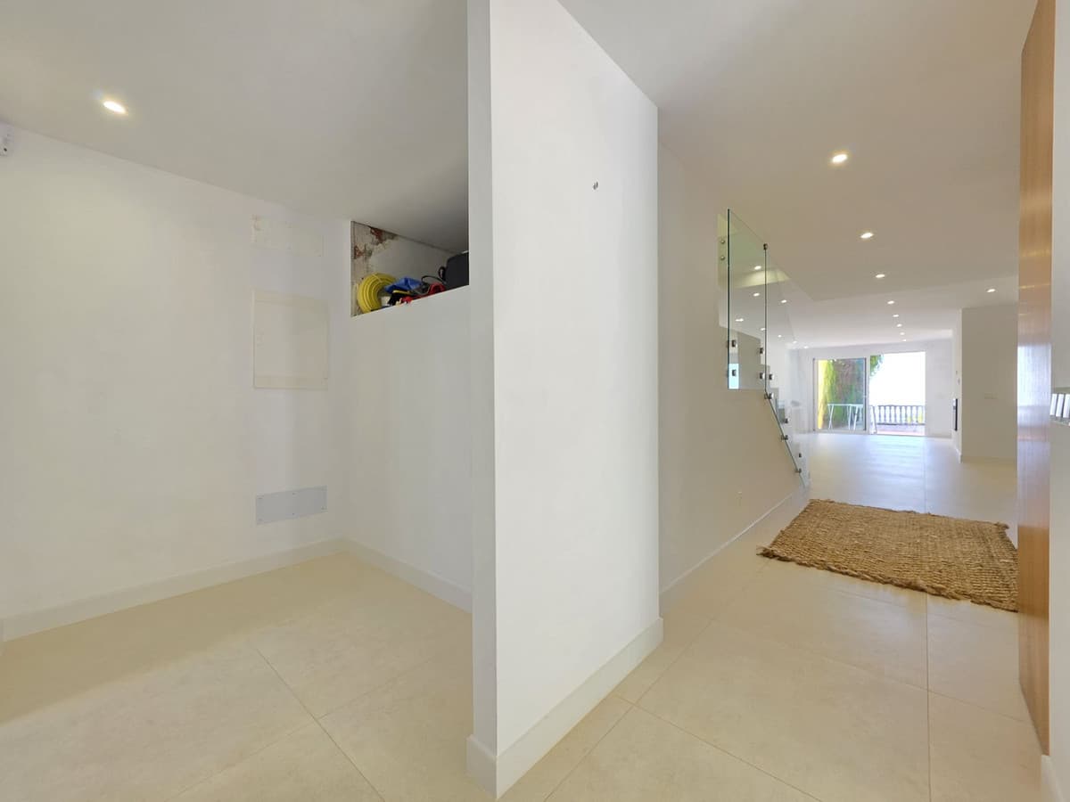 Semi-Detached House in Ojén — photo 5 of 10