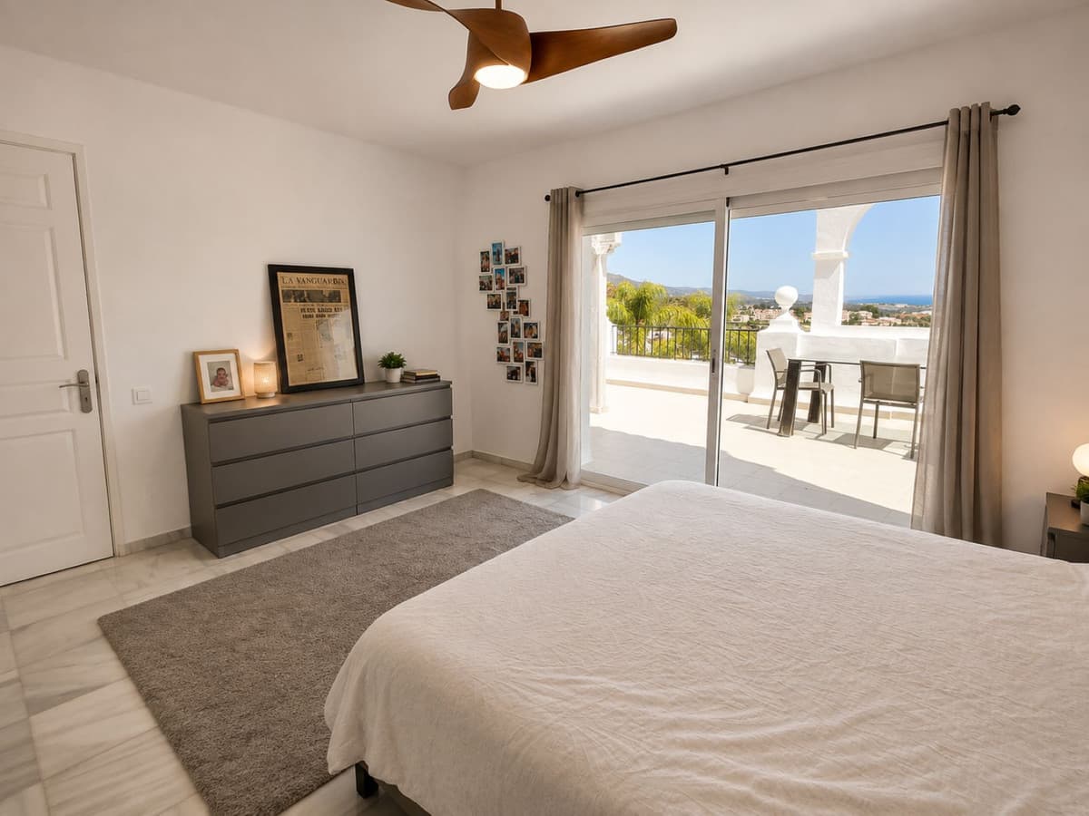 Middle Floor Apartment in Benahavís — photo 7 of 10