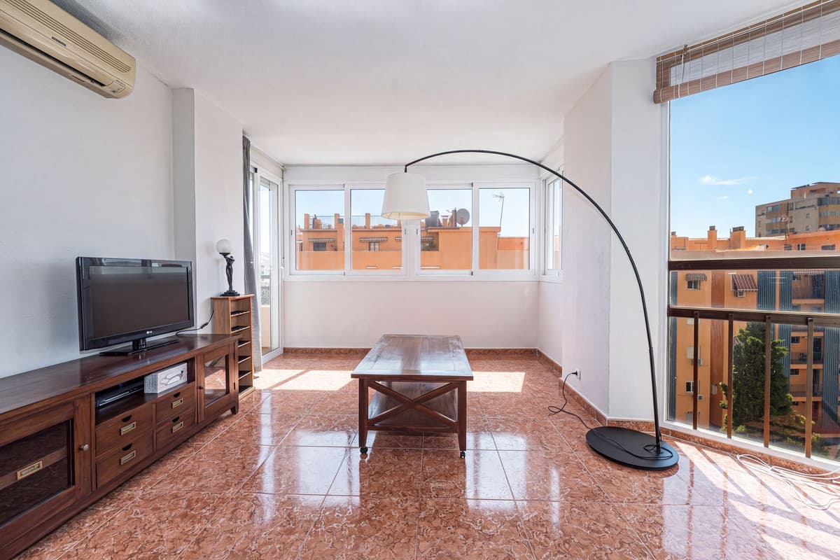 Middle Floor Apartment in Fuengirola — photo 1 of 10