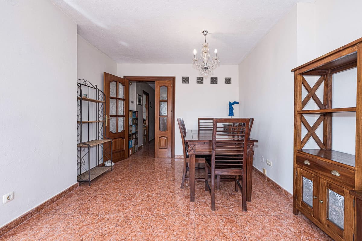 Middle Floor Apartment in Fuengirola — photo 7 of 10