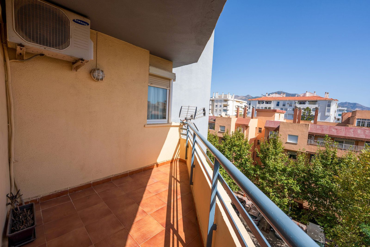 Middle Floor Apartment in Fuengirola — photo 9 of 10