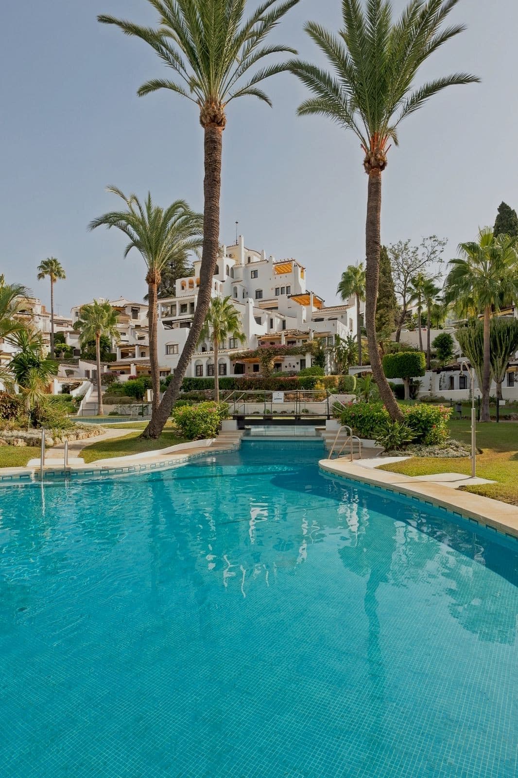 Middle Floor Apartment in Nueva Andalucía — photo 9 of 10
