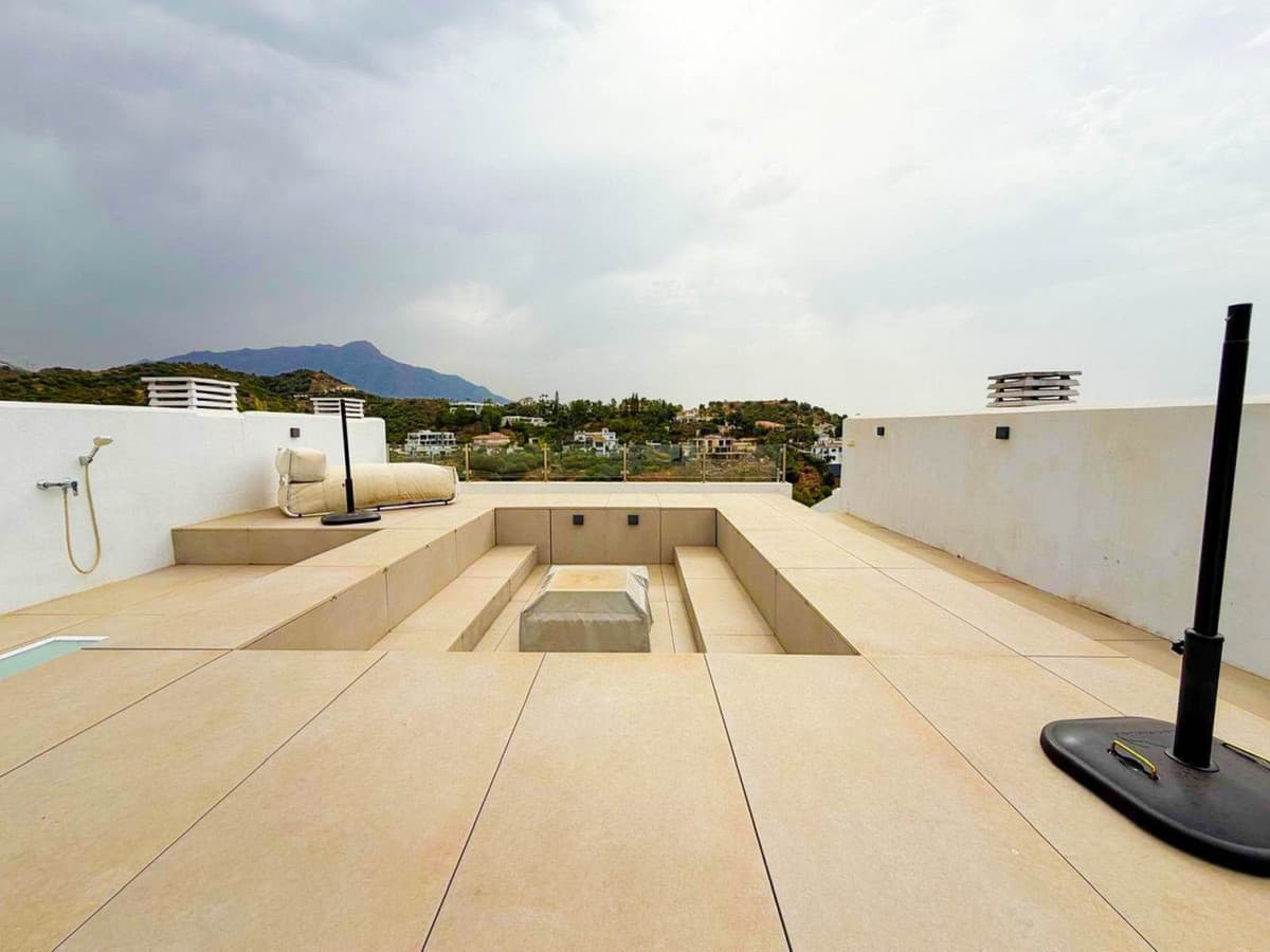 Penthouse in La Quinta — photo 2 of 10