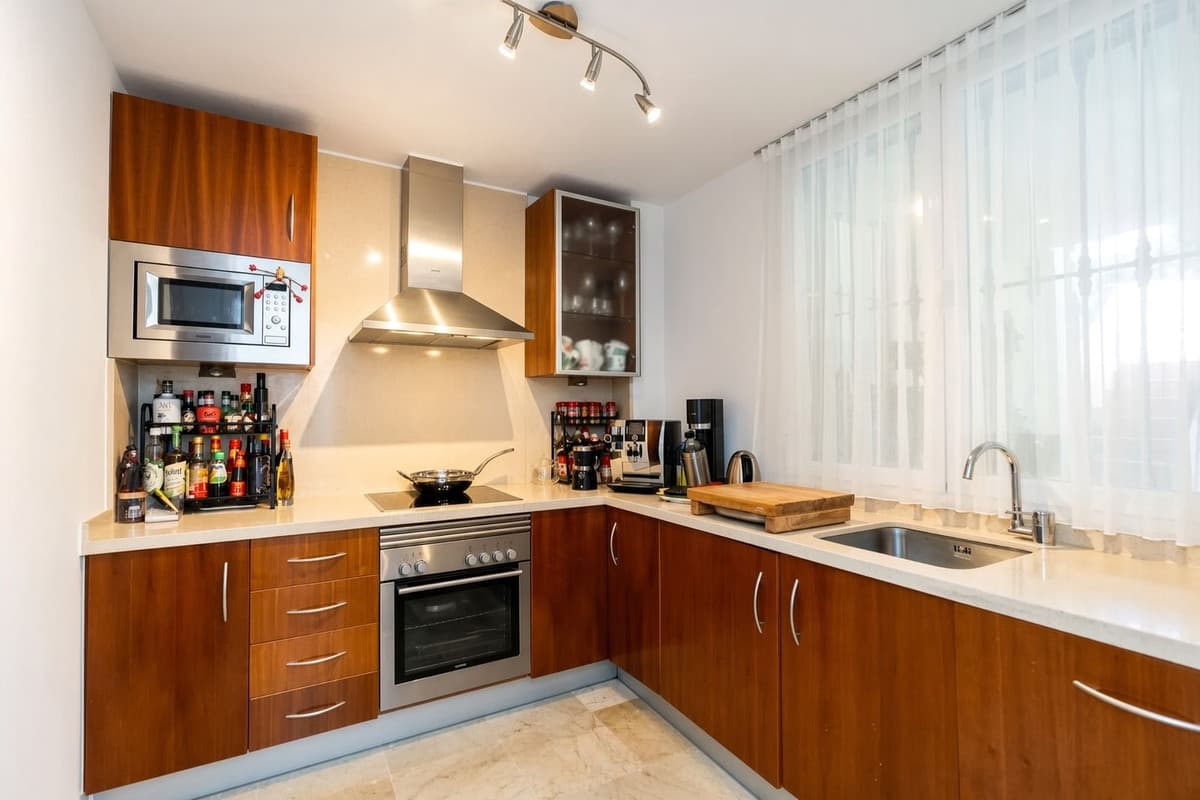 Middle Floor Apartment in Benahavís — photo 5 of 10