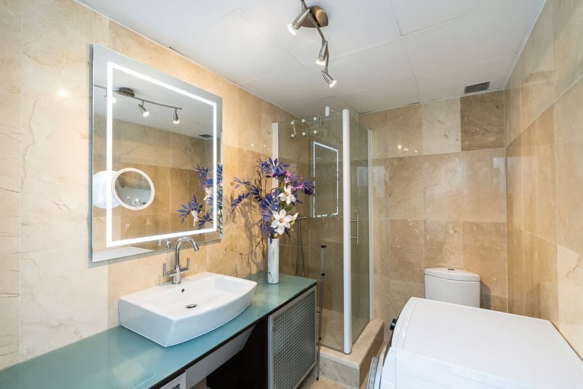Middle Floor Apartment in Benahavís — photo 6 of 10