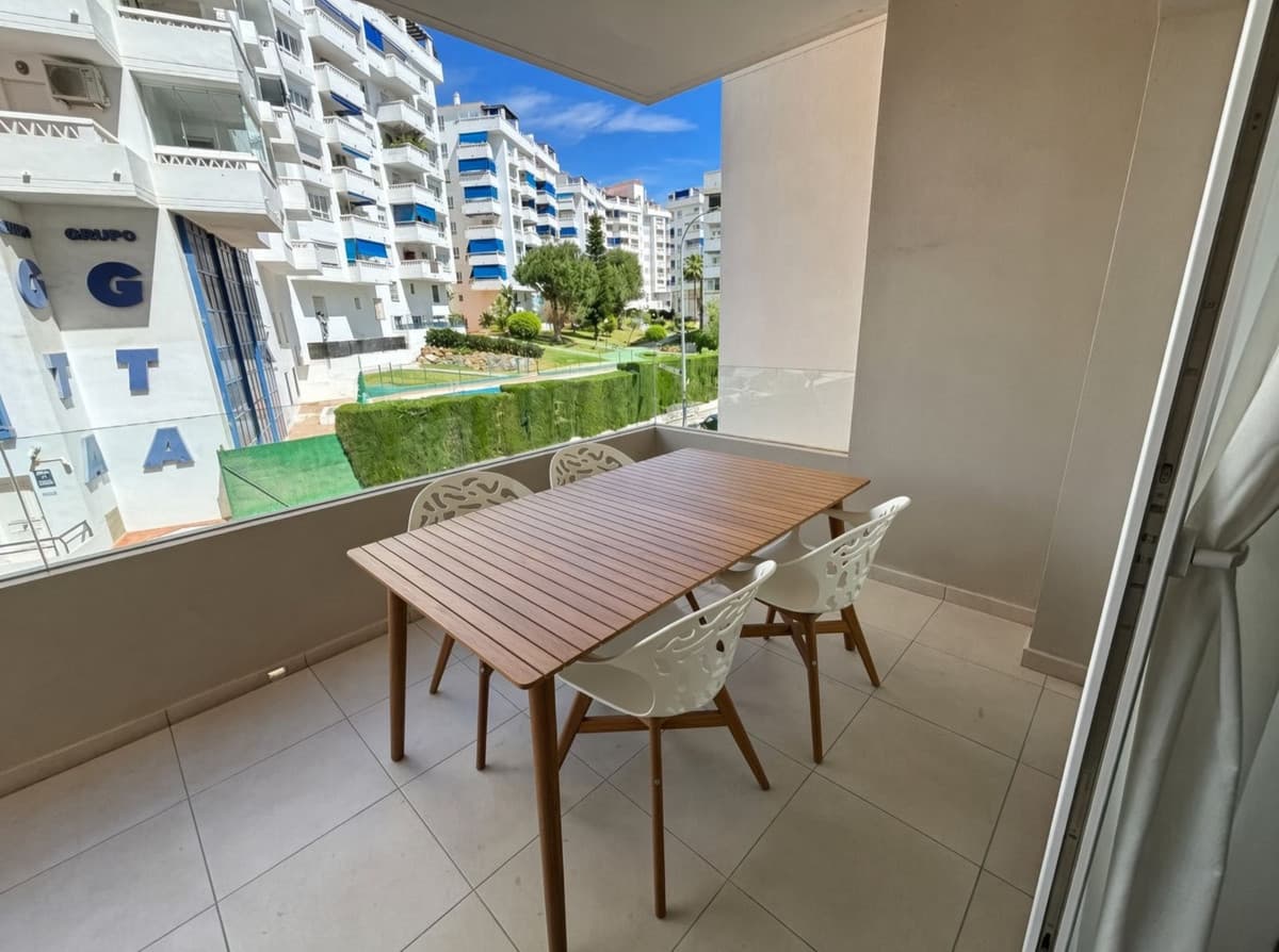 Middle Floor Apartment in La Campana — photo 1 of 10