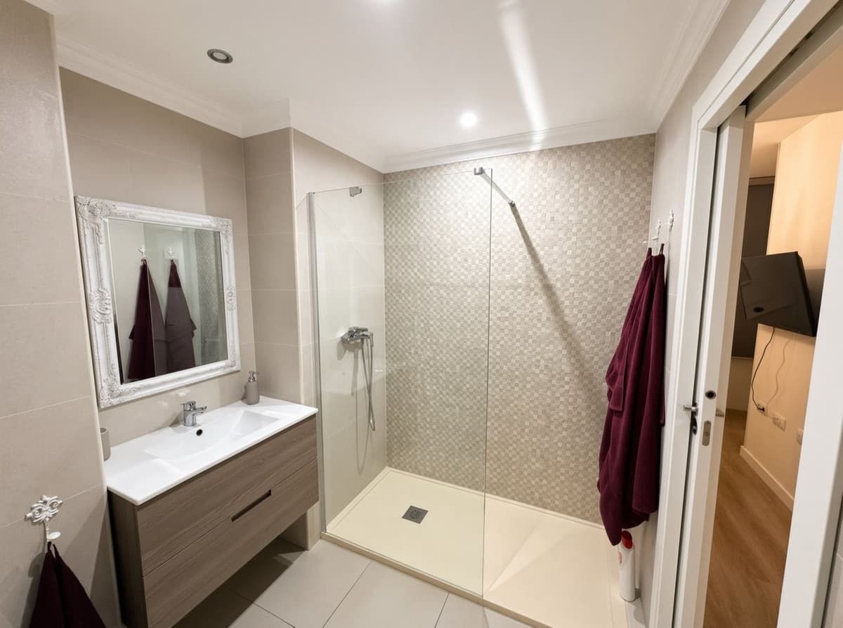 Middle Floor Apartment in La Campana — photo 10 of 10
