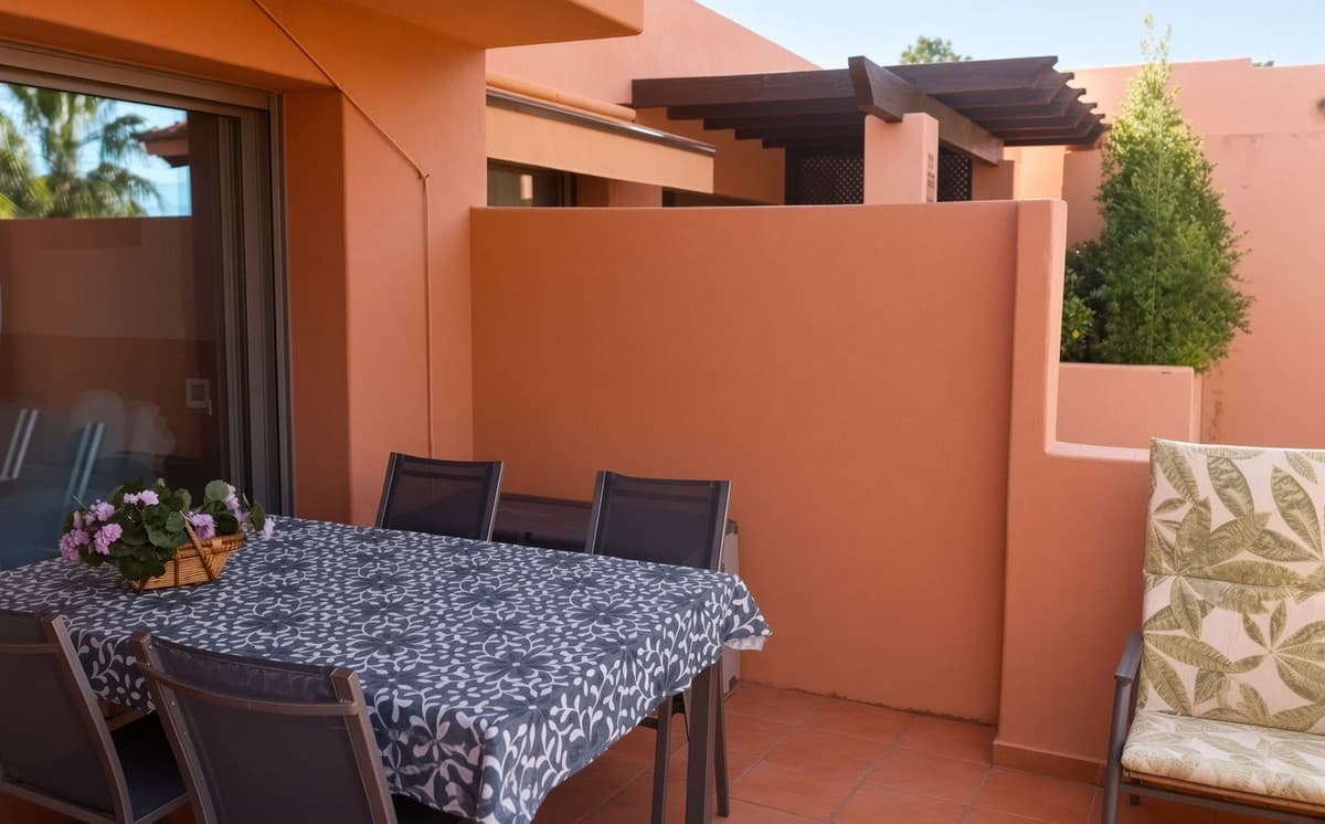 Middle Floor Apartment in Estepona — photo 8 of 10