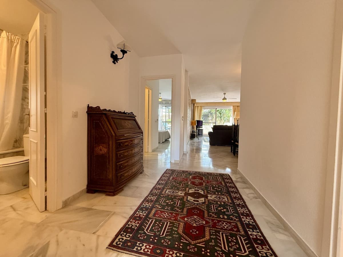Top Floor Apartment in Sierra Blanca — photo 5 of 10