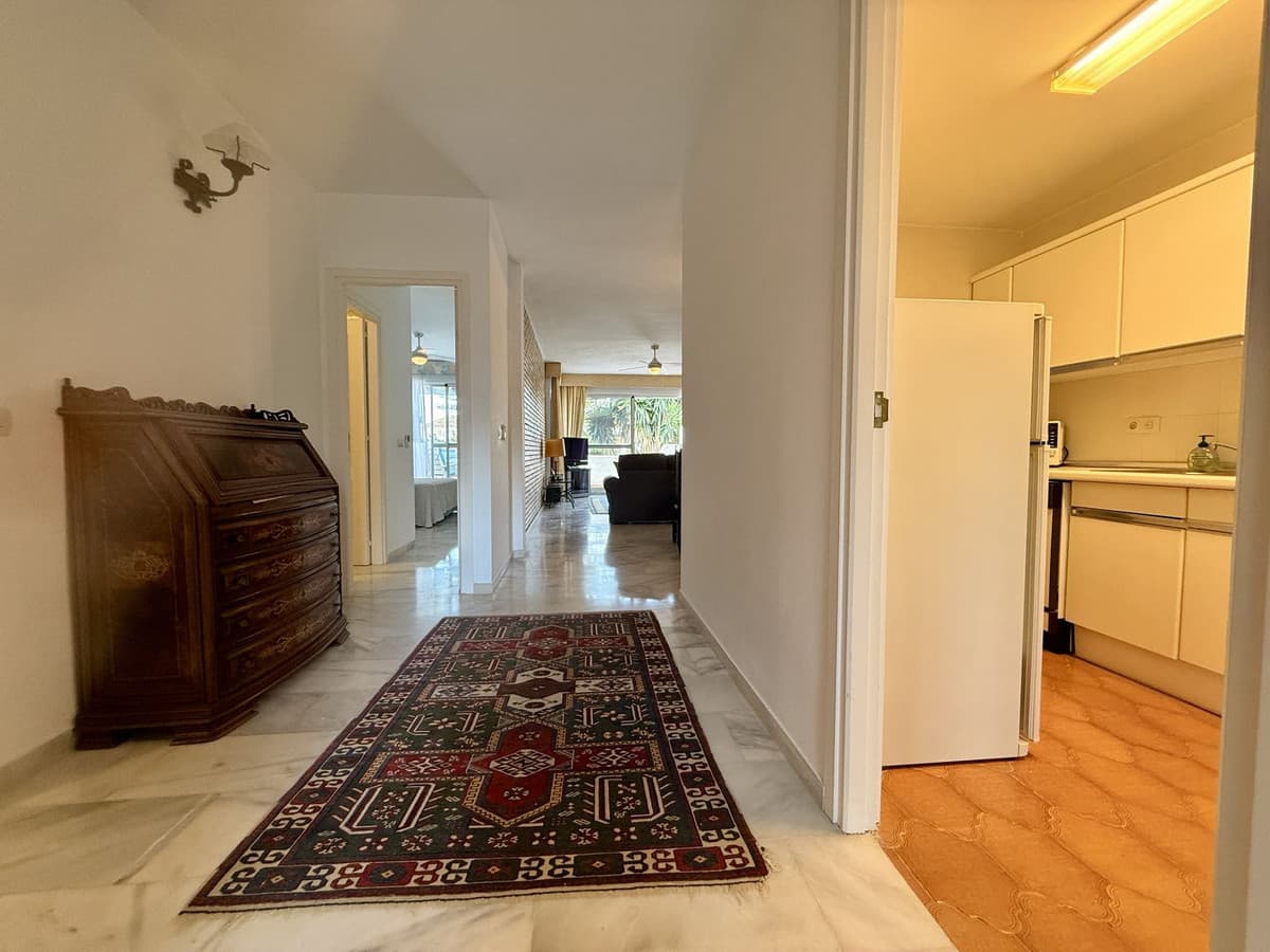 Top Floor Apartment in Sierra Blanca — photo 7 of 10