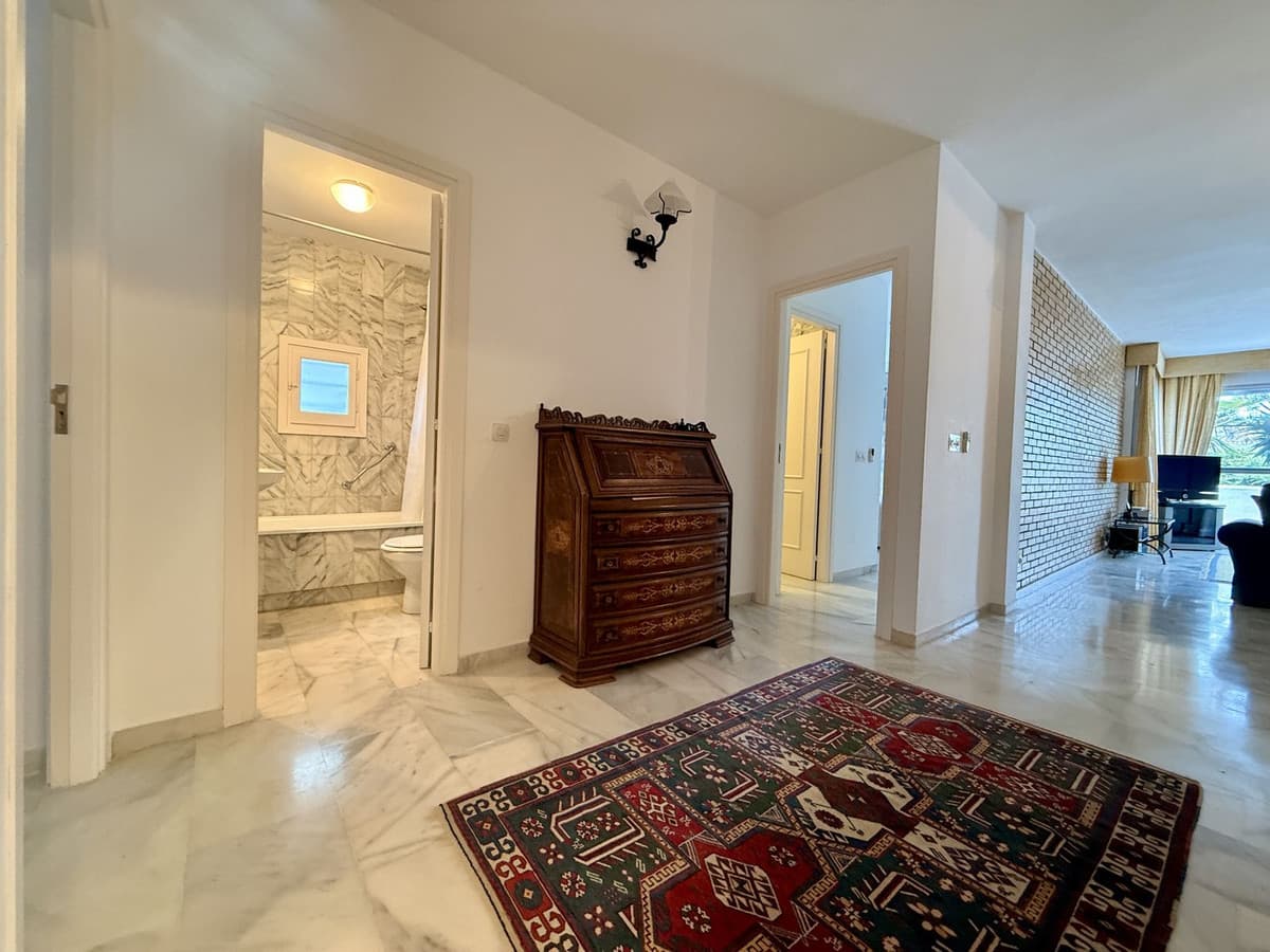 Top Floor Apartment in Sierra Blanca — photo 8 of 10