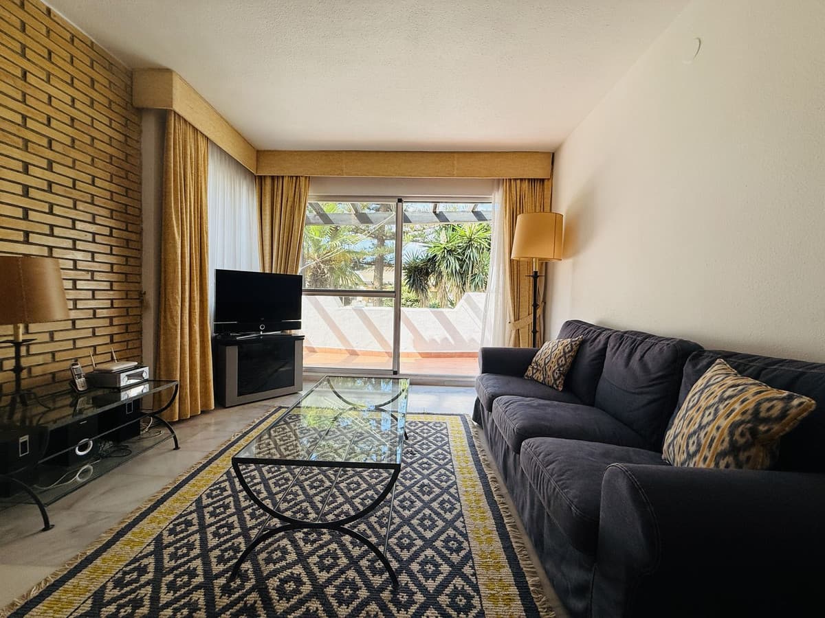 Top Floor Apartment in Sierra Blanca — photo 10 of 10