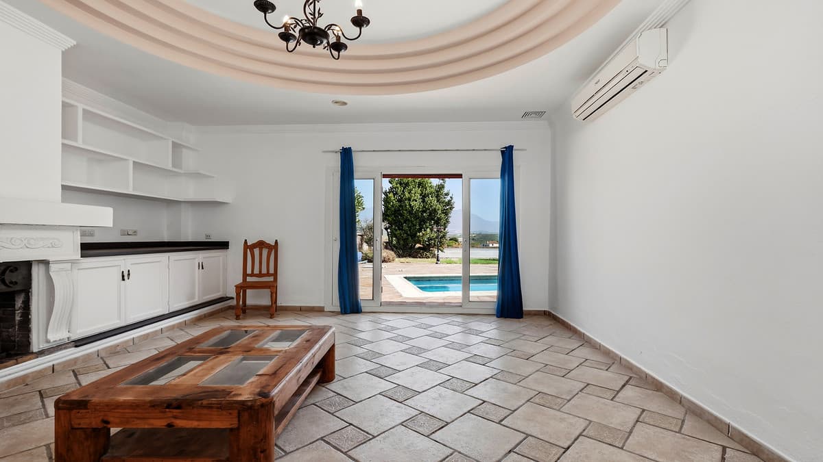 Detached Villa in Manilva — photo 2 of 10