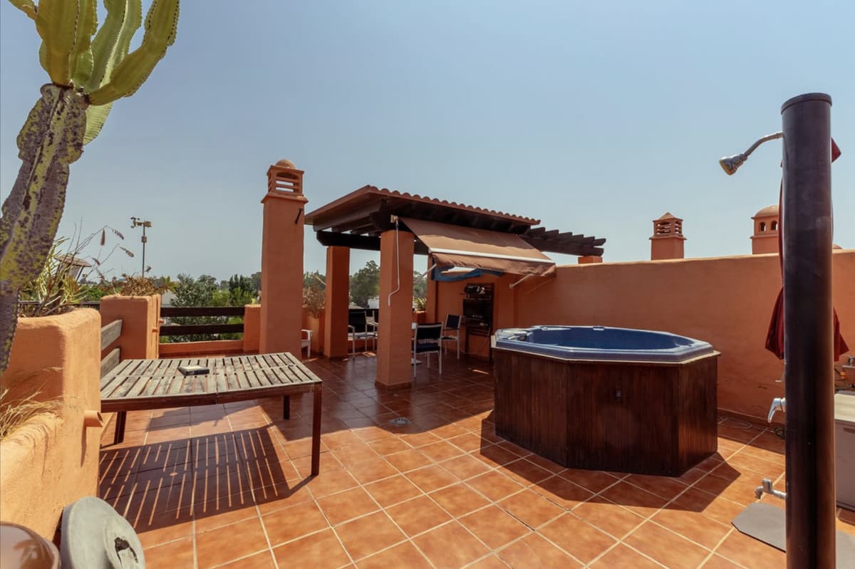 Penthouse Duplex in Estepona — photo 4 of 10