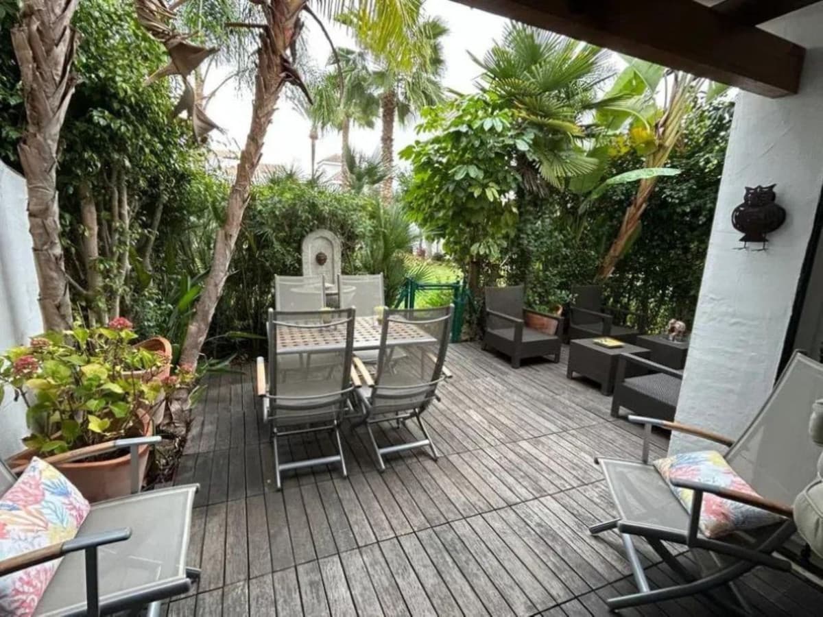 Semi-Detached House in Puerto Banús — photo 1 of 10