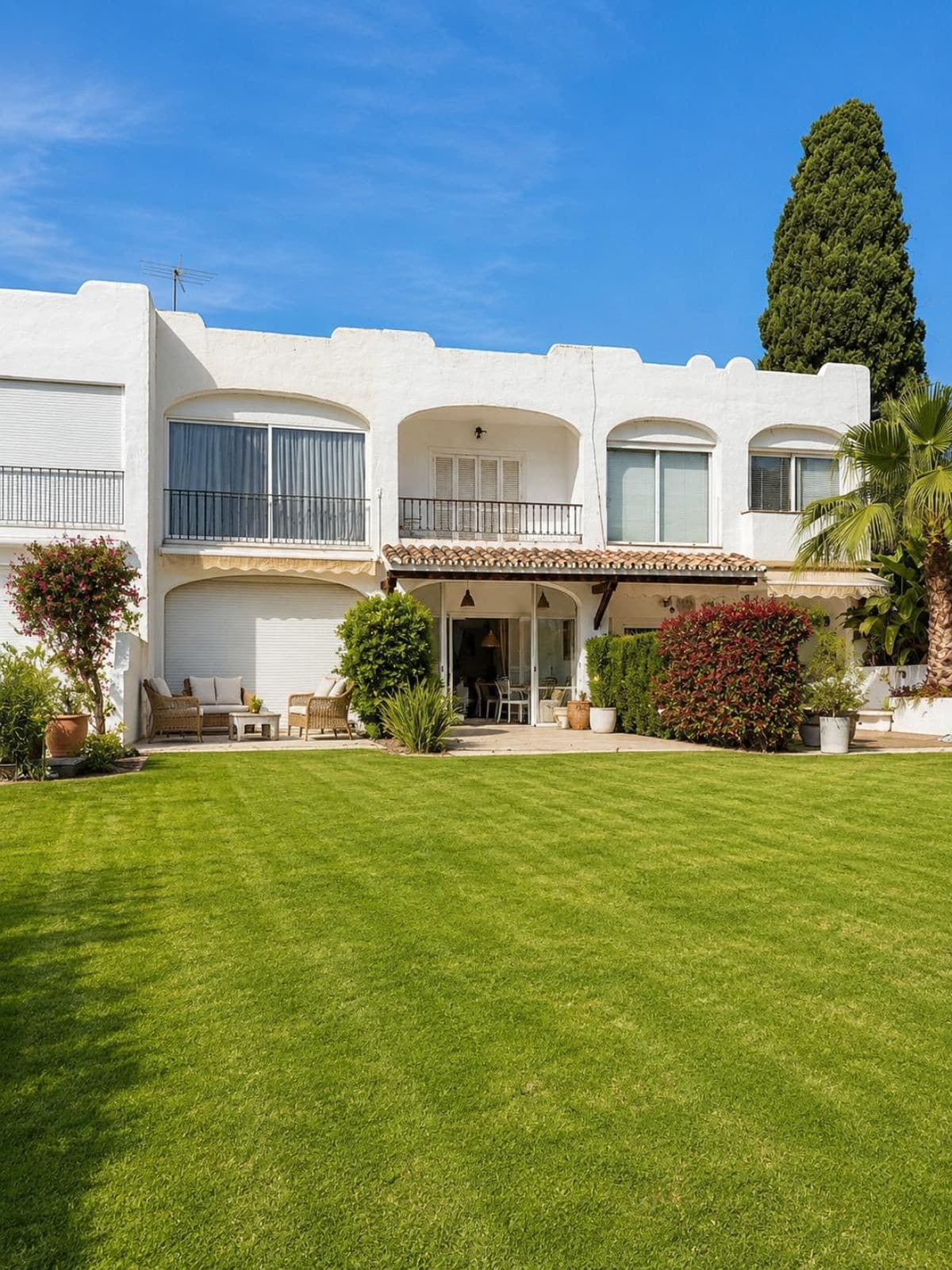 Townhouse in Nueva Andalucía — photo 3 of 10