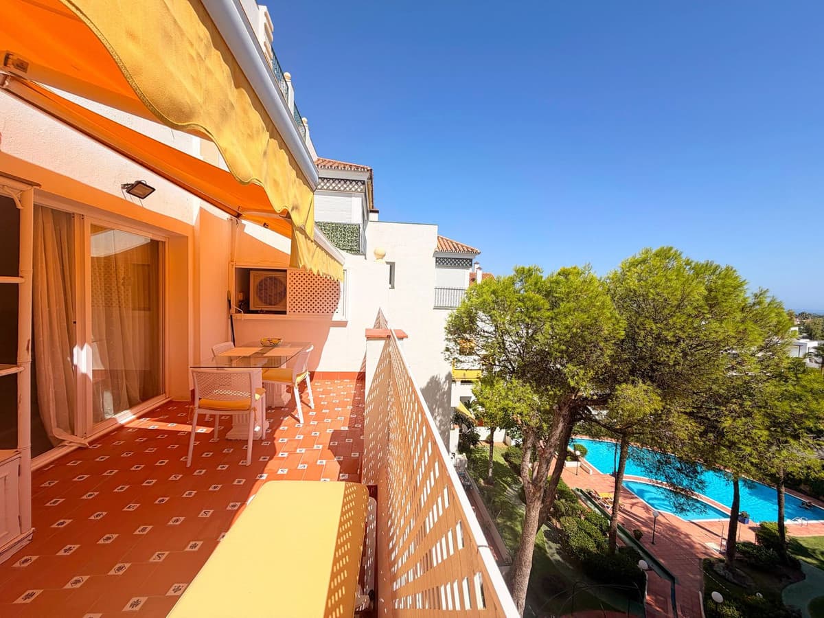 Middle Floor Apartment in Estepona — photo 8 of 10