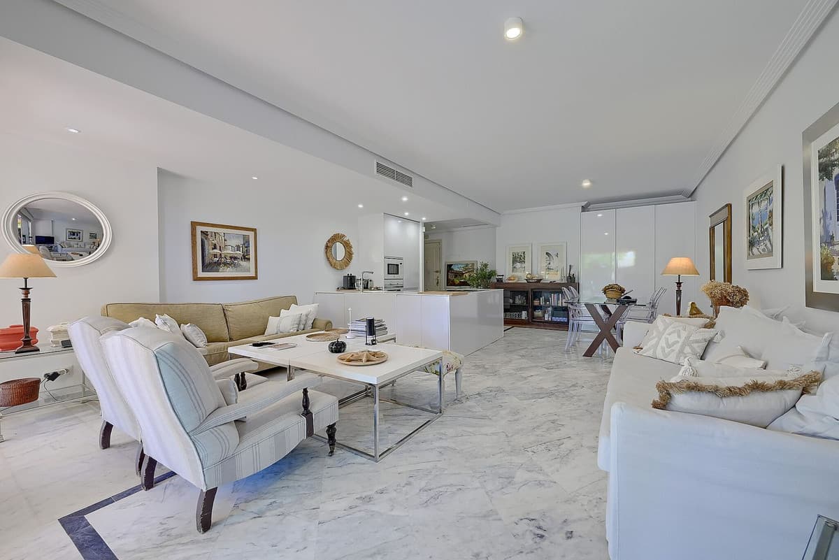 Ground Floor Apartment in Bahía de Marbella — photo 1 of 10