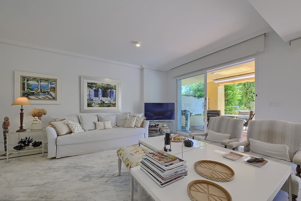 Ground Floor Apartment in Bahía de Marbella — photo 2 of 10