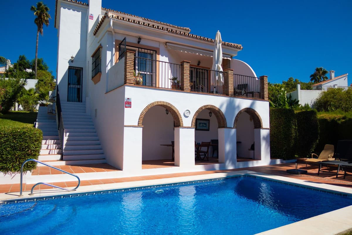 Detached Villa in El Padron — photo 1 of 10
