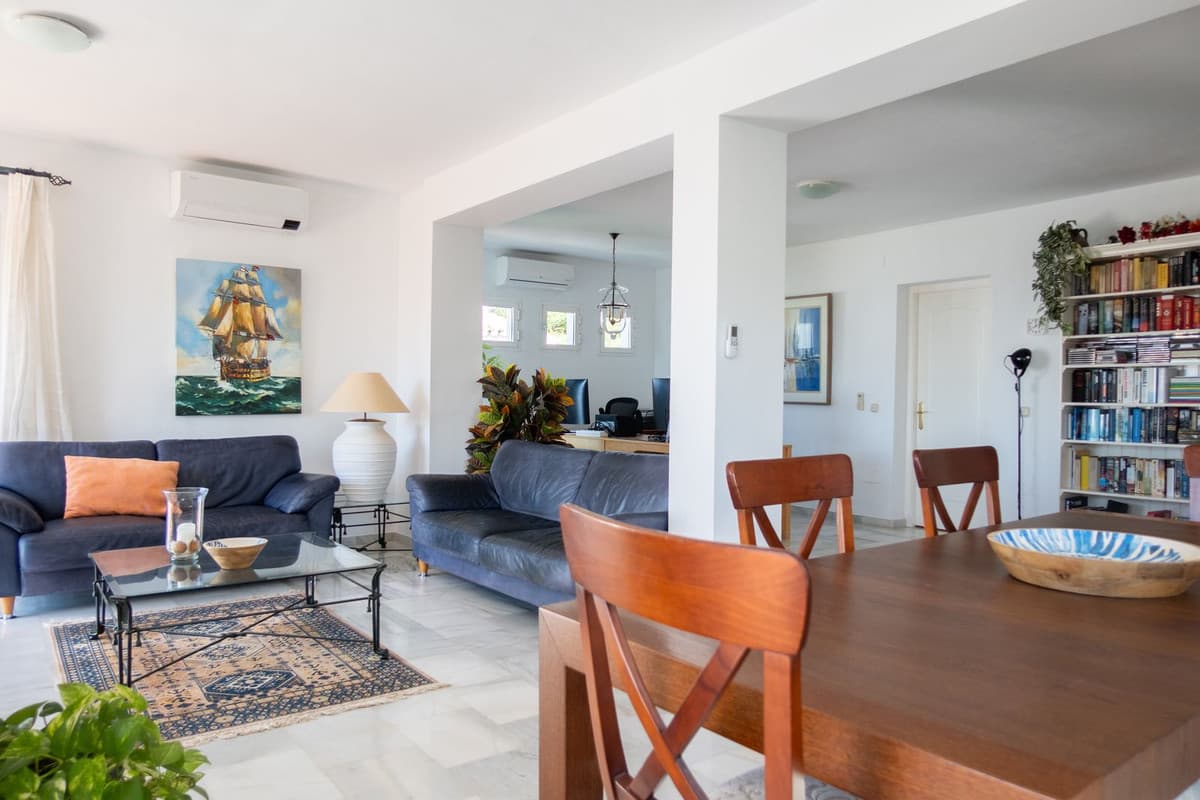 Detached Villa in El Padron — photo 10 of 10