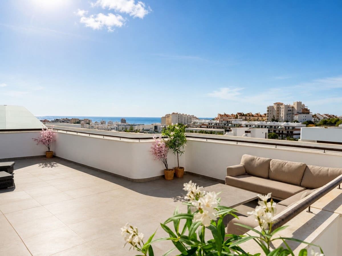 Middle Floor Apartment in Estepona — photo 2 of 10