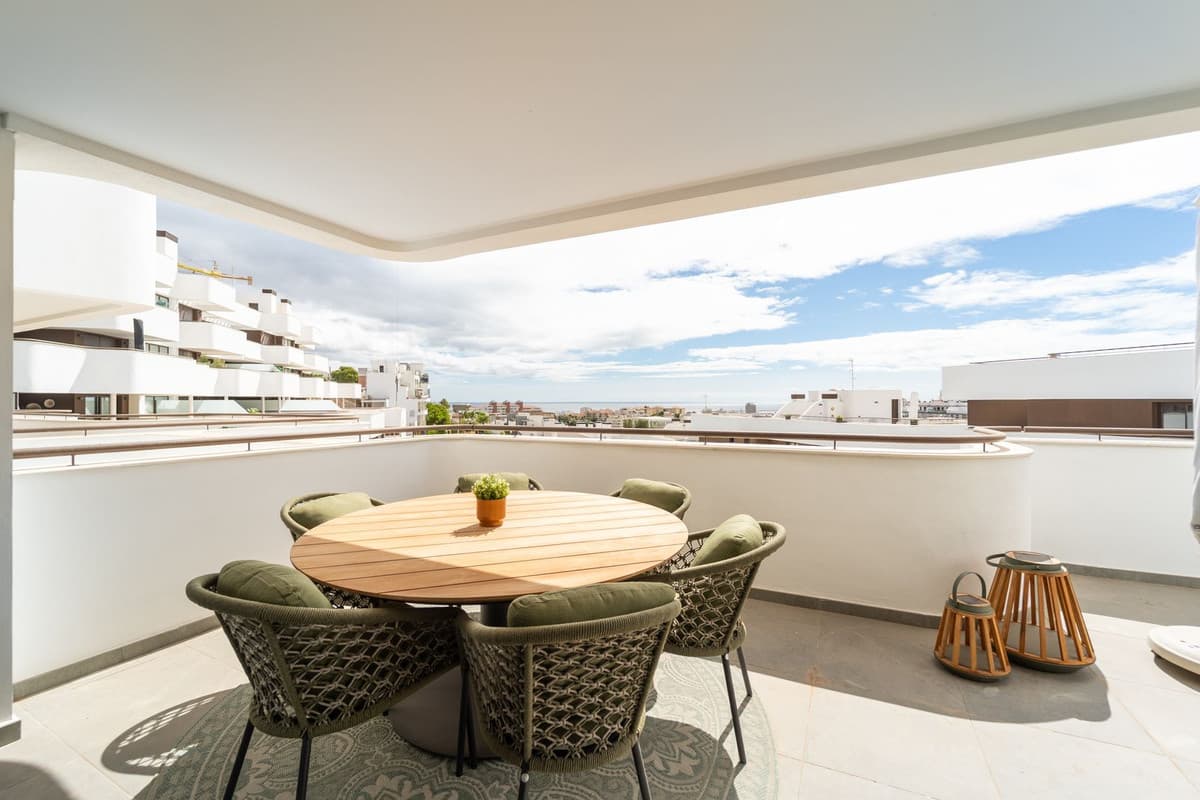Middle Floor Apartment in Estepona — photo 3 of 10