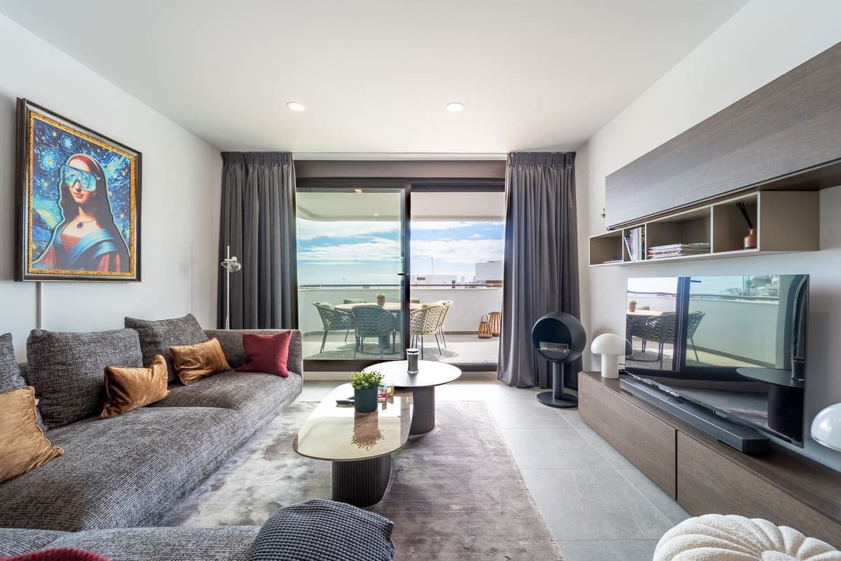 Middle Floor Apartment in Estepona — photo 4 of 10
