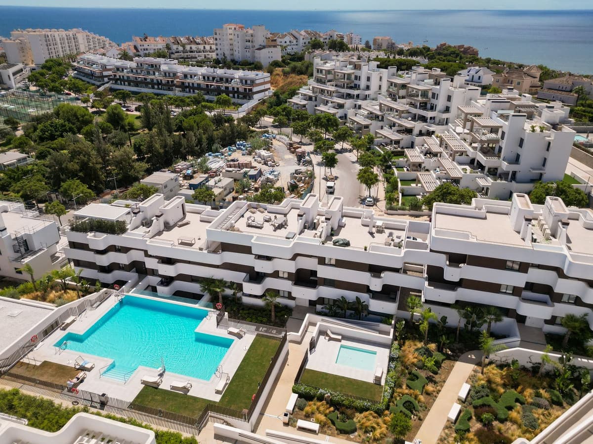 Middle Floor Apartment in Estepona — photo 7 of 10