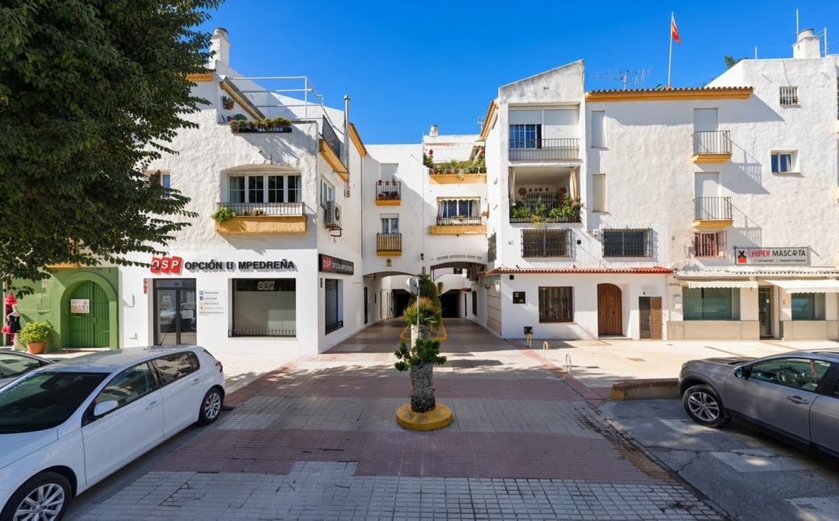 Middle Floor Apartment in San Pedro de Alcántara — photo 1 of 10