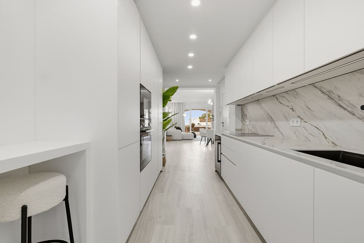 Middle Floor Apartment in La Quinta — photo 10 of 10