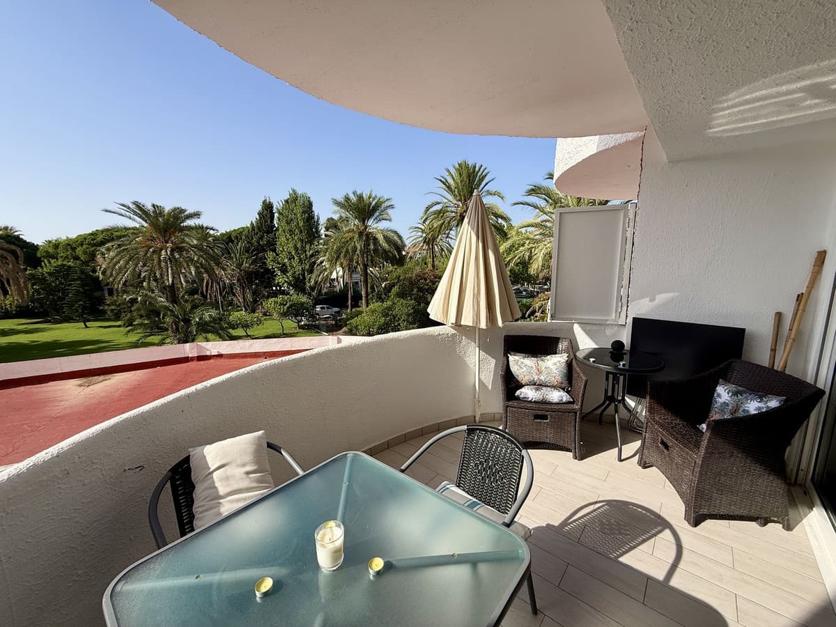 Middle Floor Apartment in Marbesa — photo 9 of 10