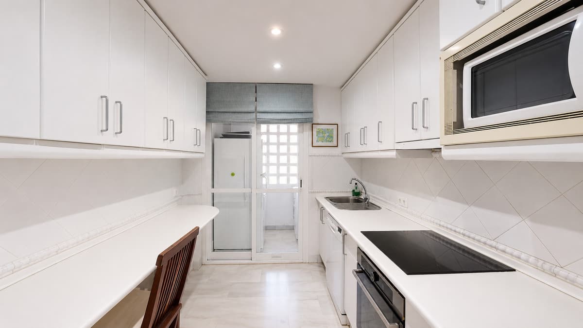 Penthouse Duplex in Guadalmina Baja — photo 10 of 10