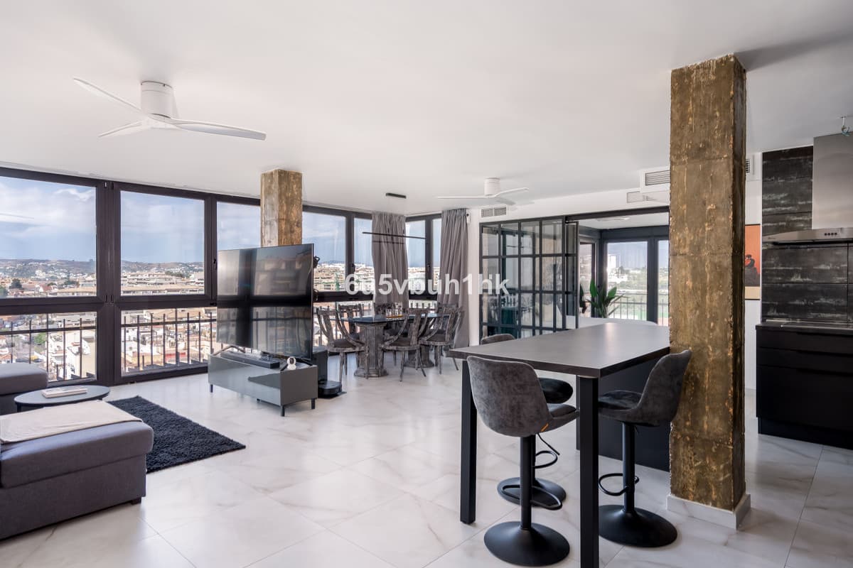 Middle Floor Apartment in Las Lagunas — photo 1 of 10