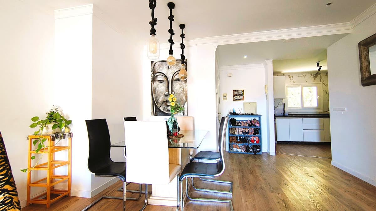 Middle Floor Apartment in La Quinta — photo 6 of 10