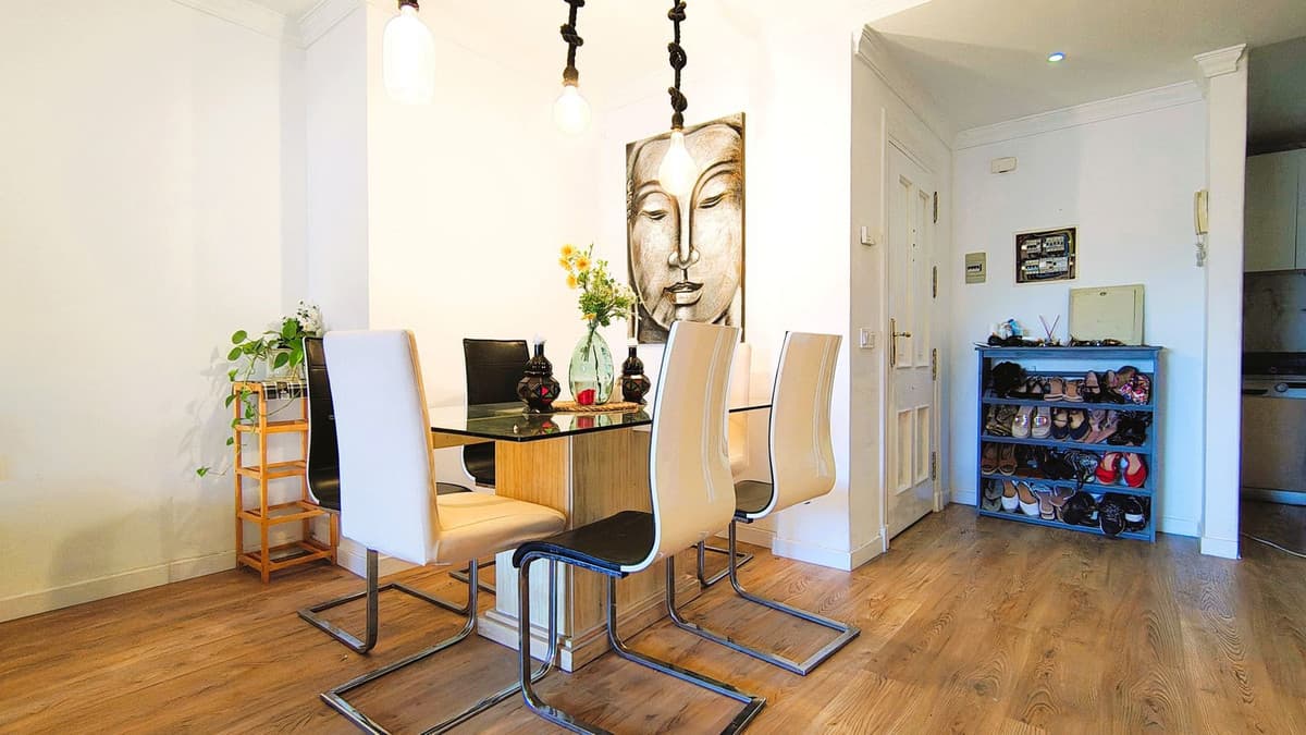 Middle Floor Apartment in La Quinta — photo 7 of 10
