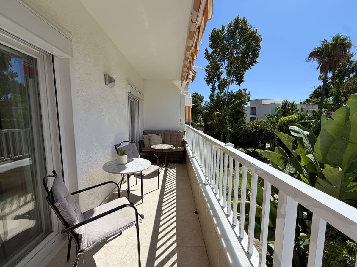 Middle Floor Apartment in The Golden Mile — photo 2 of 10