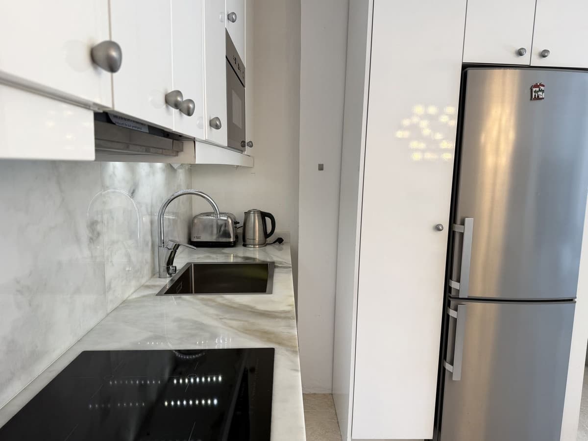 Middle Floor Apartment in The Golden Mile — photo 3 of 10