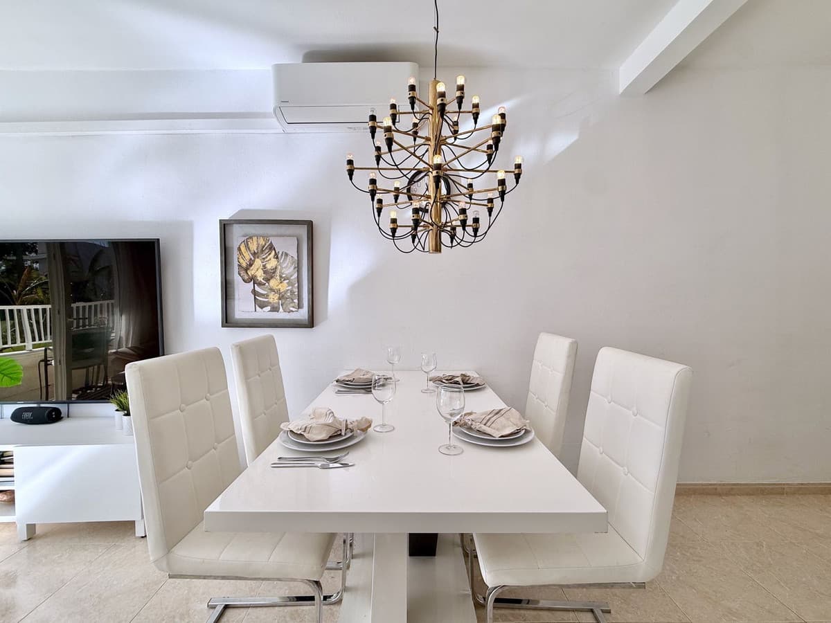Middle Floor Apartment in The Golden Mile — photo 9 of 10