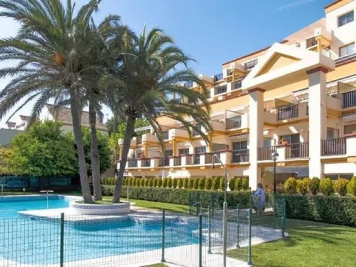 Ground Floor Apartment in Elviria — photo 1 of 10
