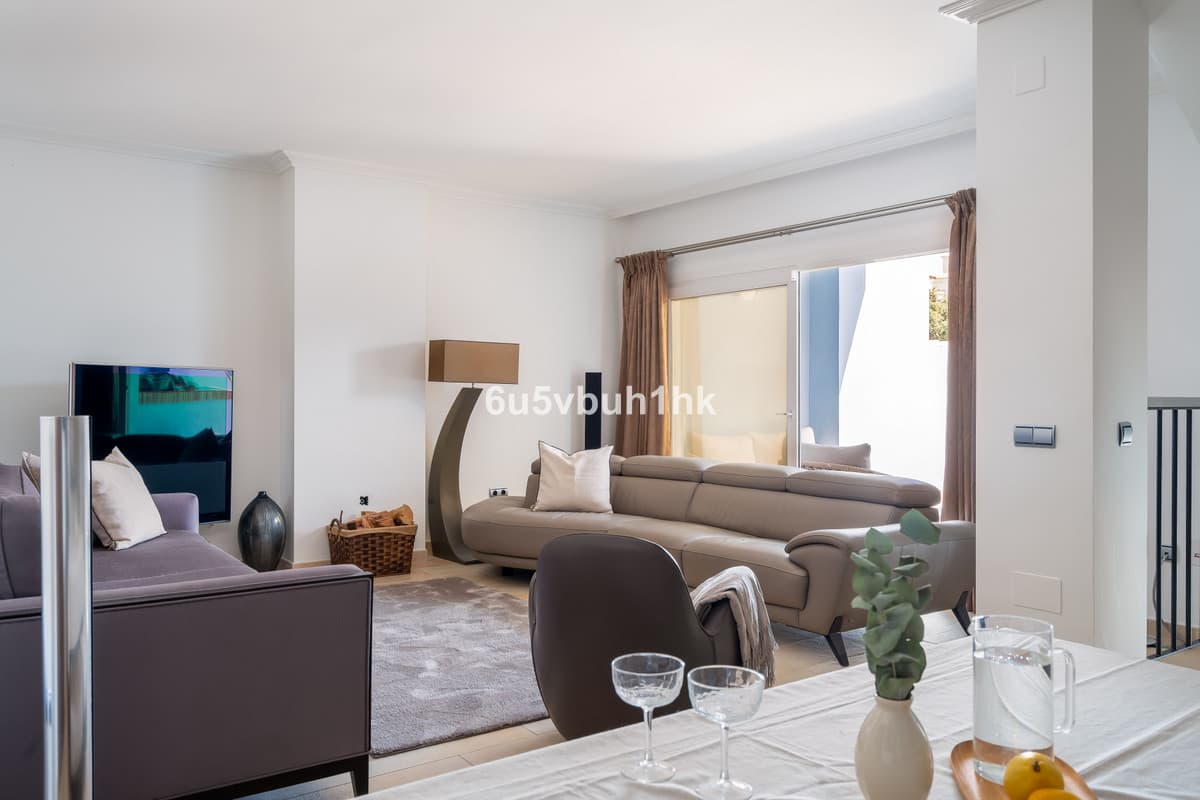 Townhouse in Nueva Andalucía — photo 7 of 10