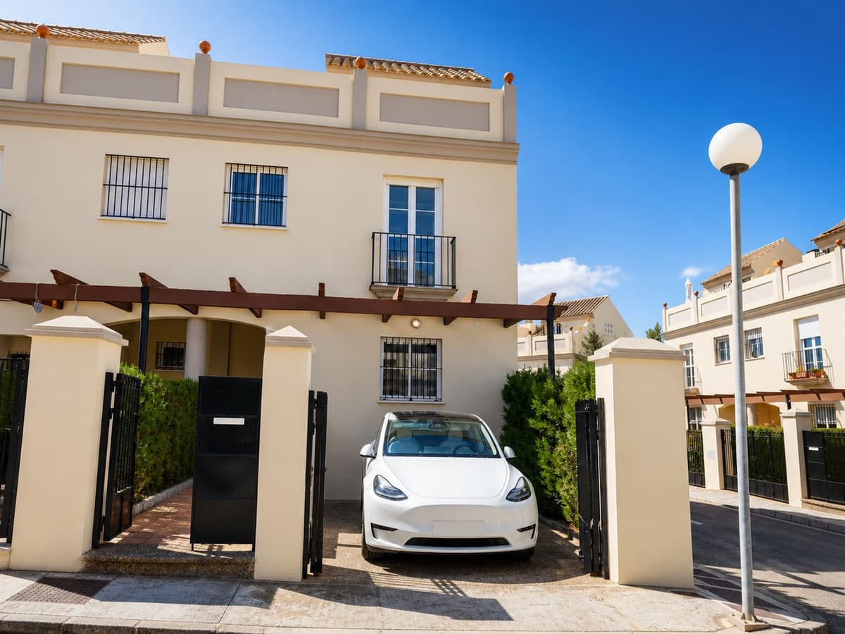 Semi-Detached House in La Duquesa — photo 9 of 10