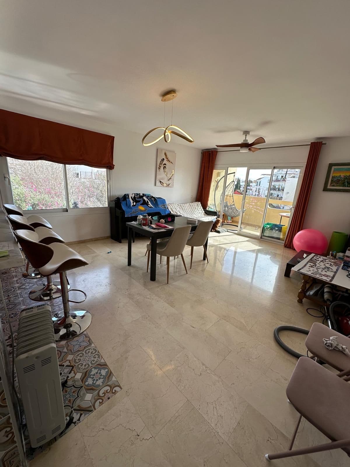 Middle Floor Apartment in Marbella — photo 4 of 10