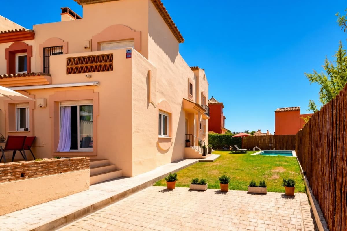 Semi-Detached House in Marbella — photo 10 of 10