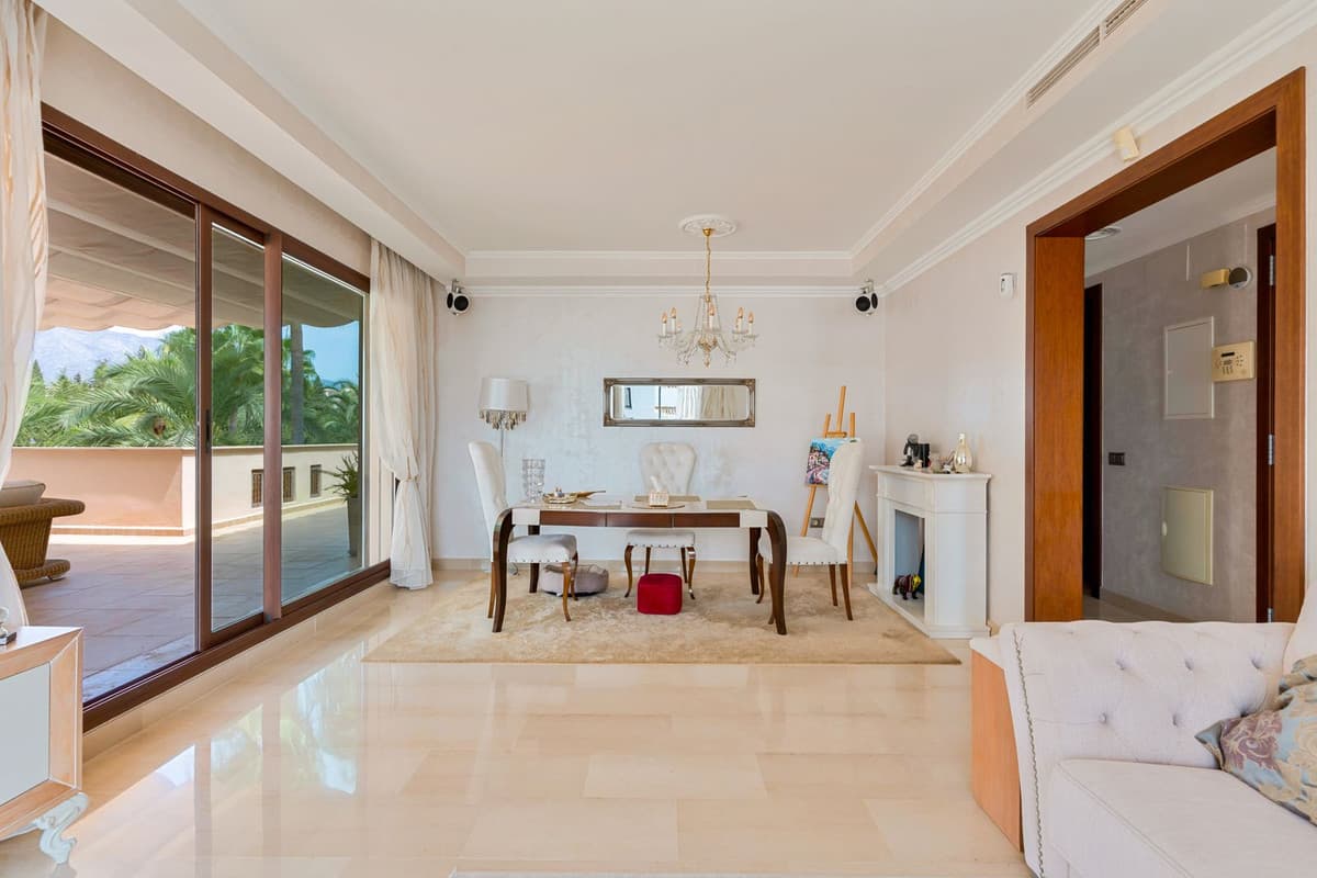 Penthouse in Nueva Andalucía — photo 4 of 10
