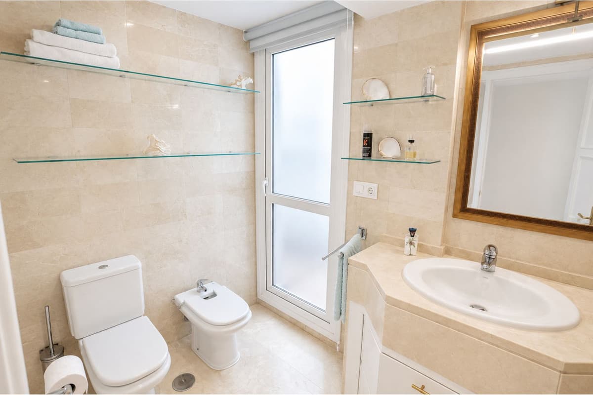 Middle Floor Apartment in Marbella — photo 8 of 10